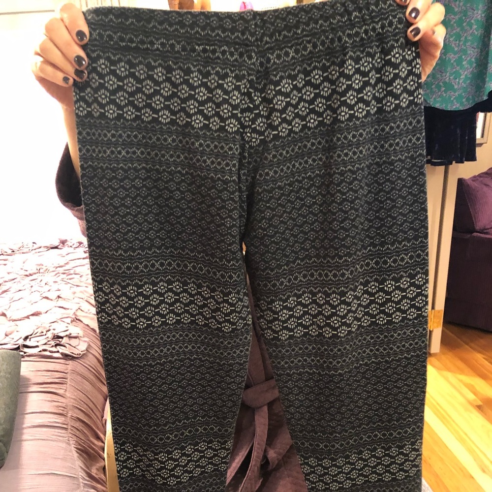 Threads 4 Thought leggings